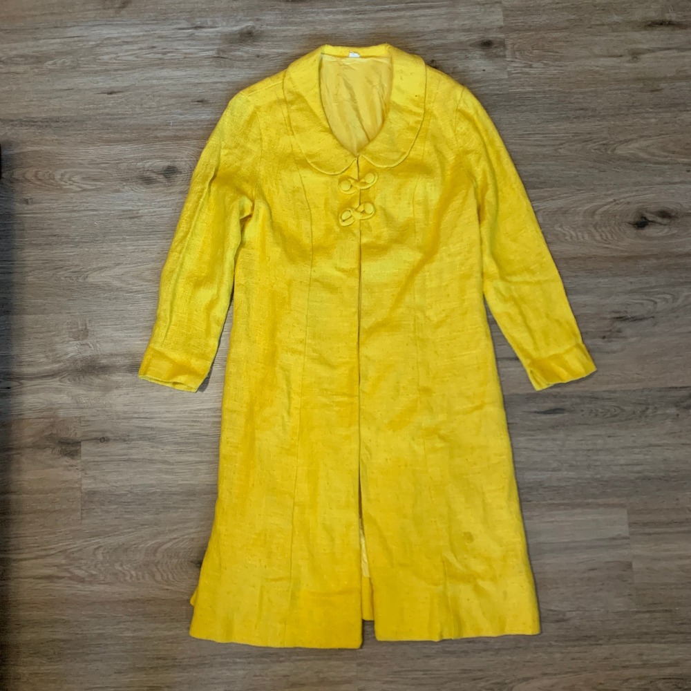 Vintage 60s Yellow Textured Peter Pan Collar Frog Toggle A-Line Duster Coat